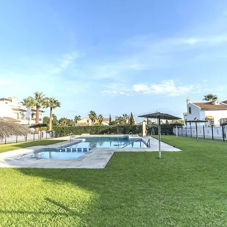 Bright & Spacious 2 Bedroom Villamartin Apartment *