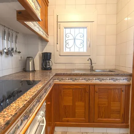 Bright & Spacious 2 Bedroom Villamartin Apartment