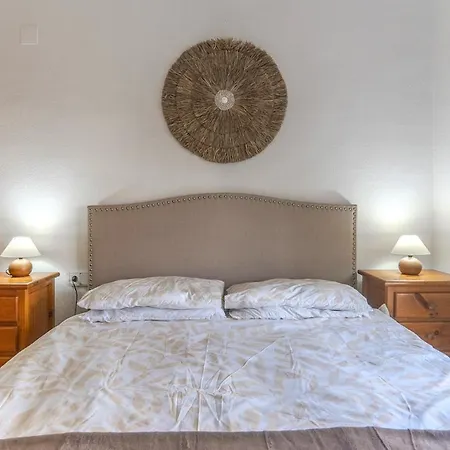 Bright & Spacious 2 Bedroom Villamartin Apartment